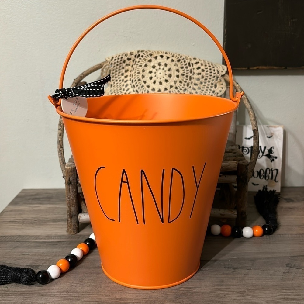 NEW Rae Dunn CANDY HALLOWEEN ORANGE METAL PAIL WITH HANDLE